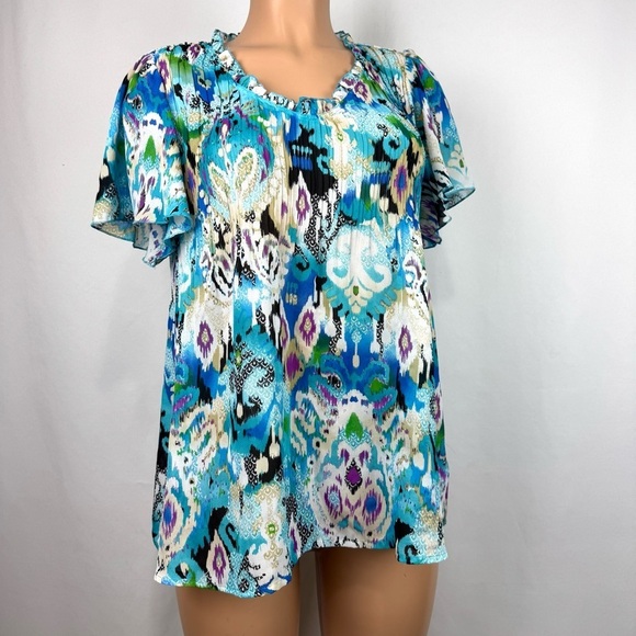 Sunny Leigh Tops - Sunny Leigh Women’s Sz L Top Blouse Shirt Blue Flowy Short Sleeve Ruffled Neck